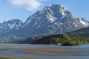 Excursion boat at Lago Grey, Torres del Paine National Park