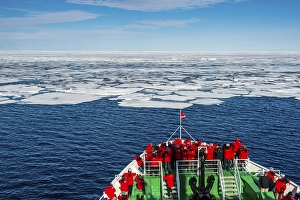 expedition ship in front of the pack ice