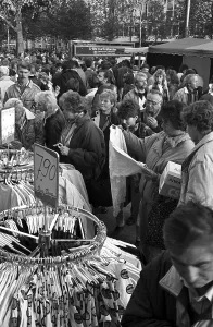 Fall of the Berlin Wall, shopping on Kurfuerstendamm Avenue