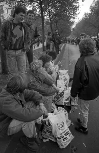 Fall of the Berlin Wall, shopping on Kurfuerstendamm Avenue