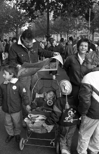 Fall of the Berlin Wall, shopping on Kurfuerstendamm Avenue