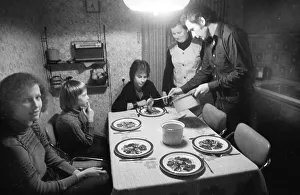 Family of a steelworker during short-time work in the Dortmund Westfalenhuette on 25