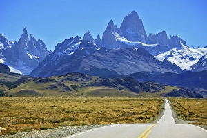 Category Mountain Landscapes Prints: Famous rock Fitz Roy peaks in the Andes