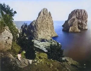Faraglioni, cone- to needle-shaped rock formations