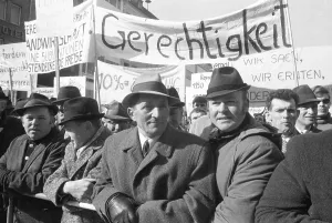 Farmers unions demonstrated for higher income prices in Bonn