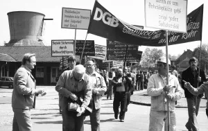 Fear of losing their jobs due to the merger of Hoesch AG with the Dutch steel company Hoogovens drove the steelworkers