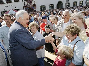 Federal Chancellor Helmut Kohl greets CDU party supporters on the market square in Naumburg in front of his election