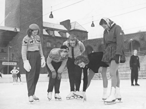 Female ice skaters in the 1940s
