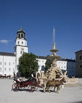 Fiacre, Glockenspiel, Residenzbrunnen fountain