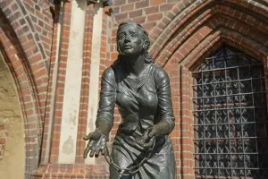 Figure of Grete Minde, Town Hall