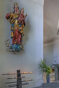 Figure of the Virgin Mary with crown
