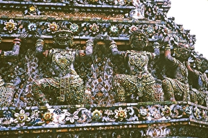 Figuren auf der Stupa des buddhistischen Tempels Wat Arun, Bangkok, Thailand, Asien, 1964, Asia