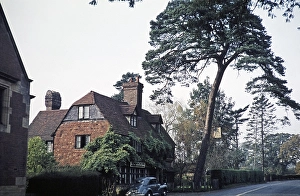 Fir Tree House tea rooms, Penshurst, Kent, England, United Kingdom, November 1958 Morris Minor car outside, Europe
