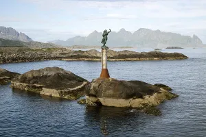 Framed Print : Fisherman's wife statue at harbour entrance Framed Print : Fisherman's wife statue at harbour entrance