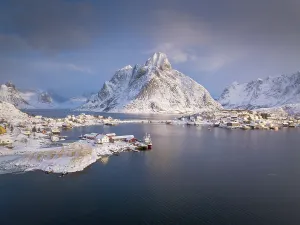 Category Scandinavia Prints: Fishing village Reine in winter at dawn