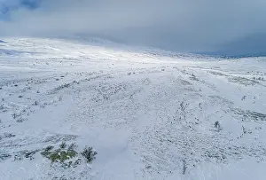 Fjell with snow pressed by the wind