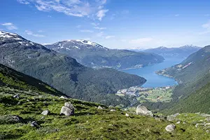Fjord Innvikfjorden, Jostedalsbreen National Park