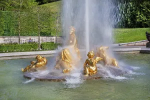 Flora fountain in the water parterre of Linderhof Castle