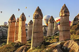 Flying balloons over unbelievable Love valley