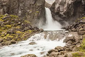 Folaldafoss Waterfall, Berufkordur
