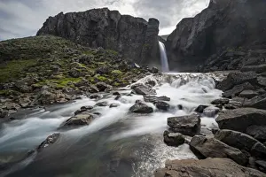 Folaldafoss Waterfall, Oexi Pass