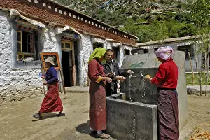 Font, nunnery Sangngag Simkyil near Tsethang close to Lhasa