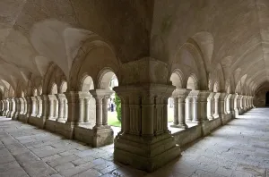 Fontenay former Cistercian monastery Cloister Corner situation pointed barrel vault with pierced caps
