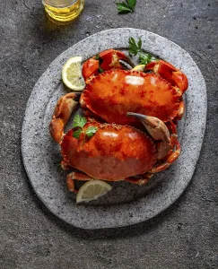 Food, Food, Whole cooked crabs on white plate with lemon and beer