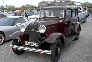 Ford V8 1934 at a meeting