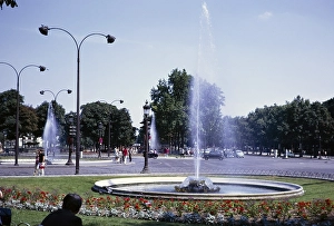 Fountain on the Avenue des Champs Elysees, Paris, France 1971
