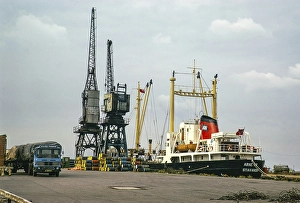 Frachtschiff Arne Vik, registriert in Stavanger, Grimsby Docks, Lincolnshire, England, UK September 1973
