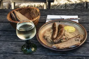 Franconian sausages, sauerkraut