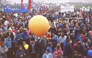 Frankfurt/M. Peace relay against armament and nuclear weapons