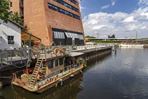 The Fraunhofer Centre for Maritime Logistics and Services CML in the Harburg inland port