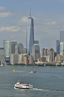 Freedom Tower and tourist boat