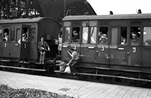 Freeloader on the buffer, 1947