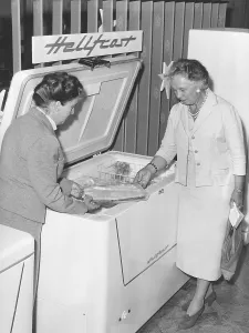Freezer box in the 1950s. The manager of the appliance manufacturer Elektrohelio's test kitchen Mrs