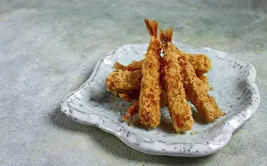 Fried shrimp, peeled in tempura