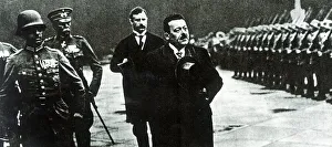 Friedrich Ebert inspecting an honor company