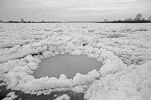 Frozen Elbe, Bleckede, Lower Saxony