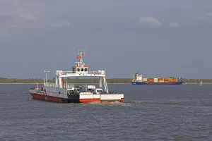 FRS Elbe ferry on the way to Gluckstadt