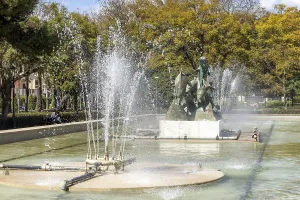 Fuente de los Delfines fountain in Parque Nicolas Salmeron