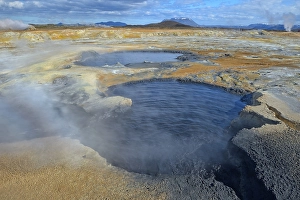 Fumaroles and solfatare, Hveraroend