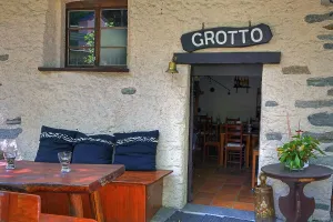 Garden restaurant, typical Ticino grotto