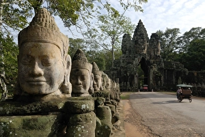 Gateway to Angkor Thom with guardian figures