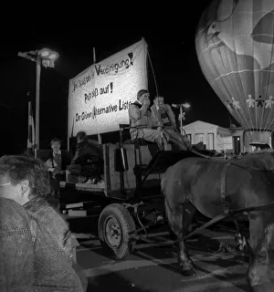 GDR, Berlin, 02. 10. 1990, Reunification celebration on the evening of 2 October at the Brandenburg Gate