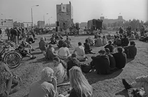 GDR, Berlin, 03. 10. 1990, Foundation of the Autonomous Republic of Utopia at the watchtower at the Spreebogen