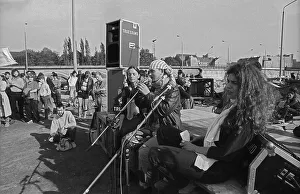 GDR, Berlin, 03. 10. 1990, foundation of the Autonomous Republic of Utopia at the watchtower at the Spreebogen