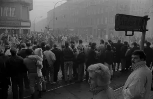 GDR, Berlin, 03.12.1989, For our country