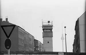 GDR, Berlin, 04. 02. 1990, Wall on Bernauer Strasse